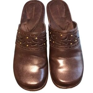 Croft & Barrow Womens Brown Leather Laser Cut Studded Wedge Clogs Mules